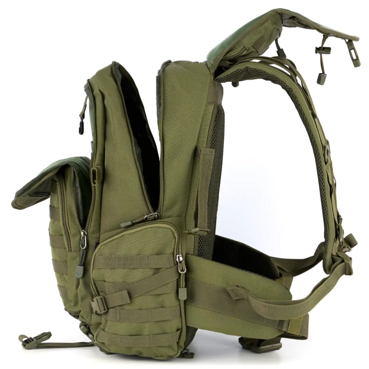 Plecak militarny 30l RG CAMP Trail zielony – boczny widok z otwartymi kieszeniami